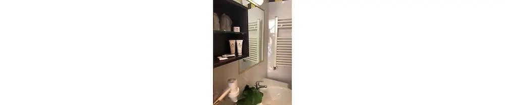 207 Inn Rome Italy